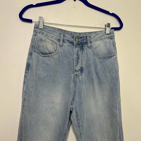 Princess Polly ANGELA CROPPED JEANS LIGHT WASH DENIM - Picture 5 of 11